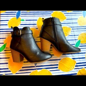 Black and tan boots size 7.5W